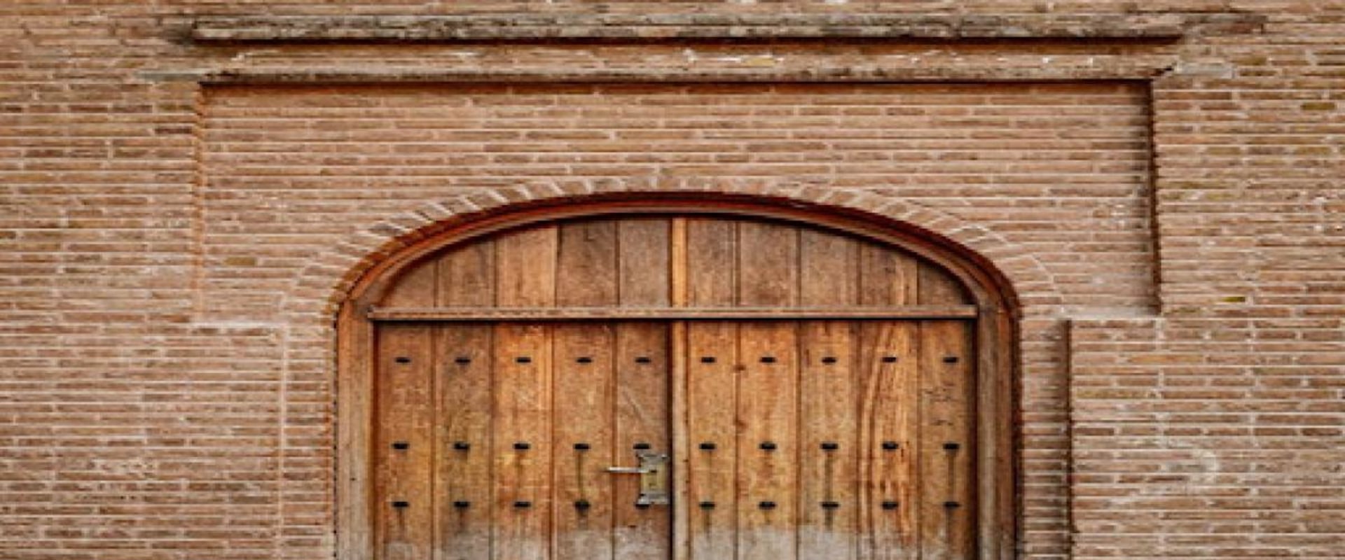 The Evolution of Load-Bearing Construction: From Ancient Temples to Modern Skyscrapers